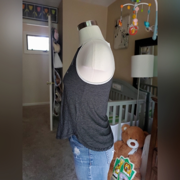 Tank - Picture 5 of 6